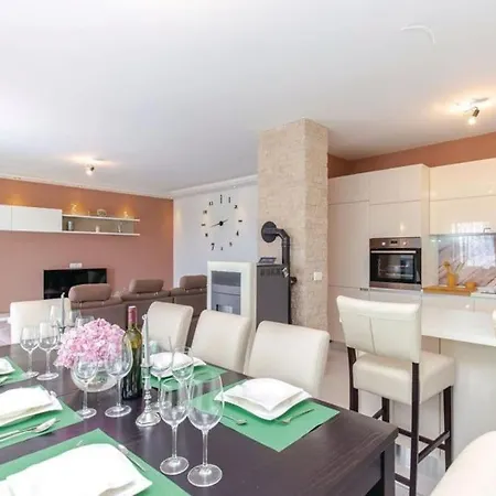 House Lavander Šmrika