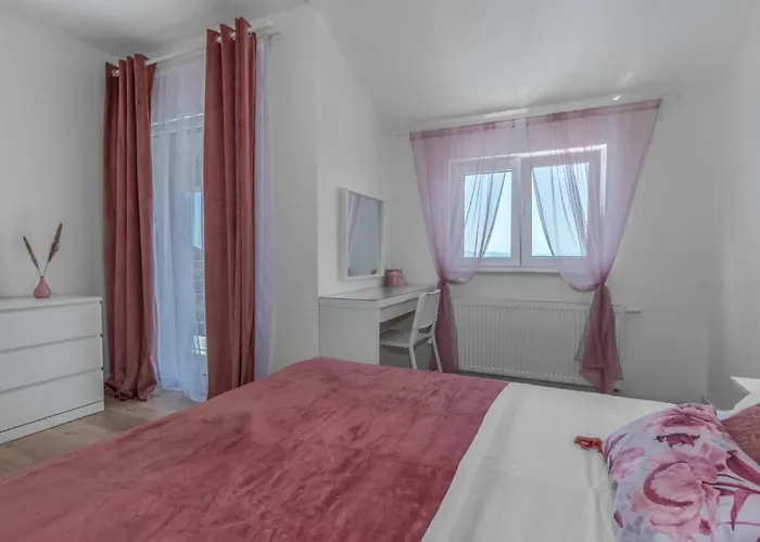 House Lavander アパート Šmrika