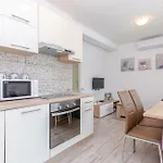 Апартаменты House Lavander *